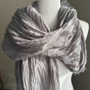 Portola silver-gray crinkled shawl scarf